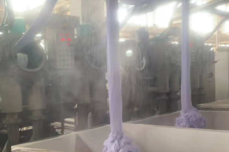 Färgning fabriksproduktion-halvfabrikat ur cylindern