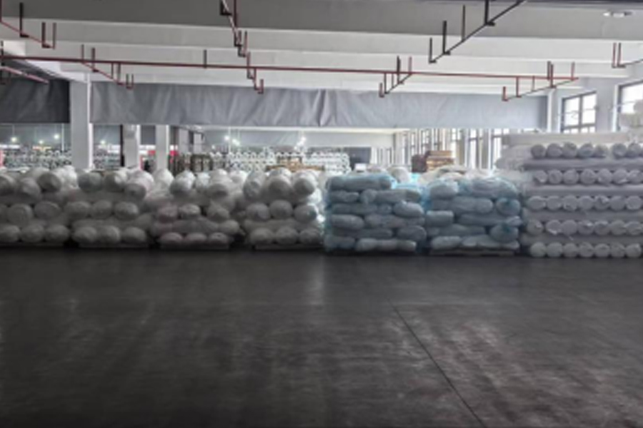 Grå tygproduktion färdig produktplaceringsområde